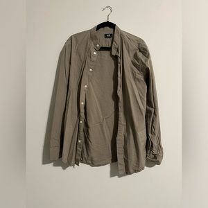 ~{ Green Button Up }~